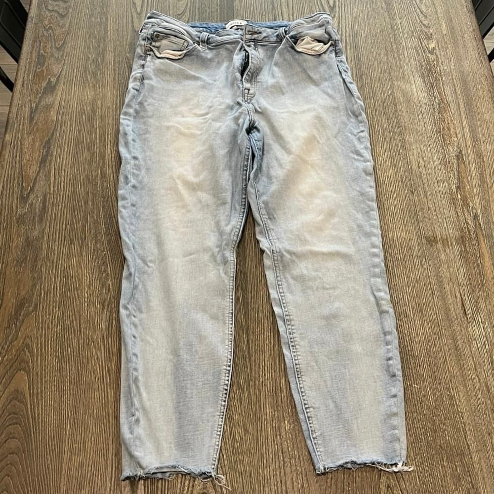 Pistola Arielle Skinny Scissor Cut Hem Jeans Mid Rise Light Wash Blue Size 33